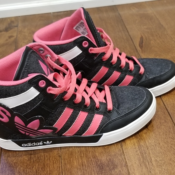 Shoes - Picture 2 of 3